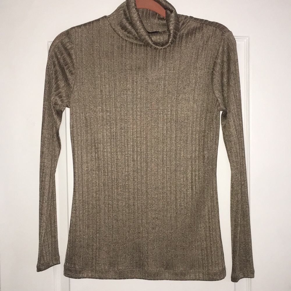 Ann Taylor turtle neck super lightweight